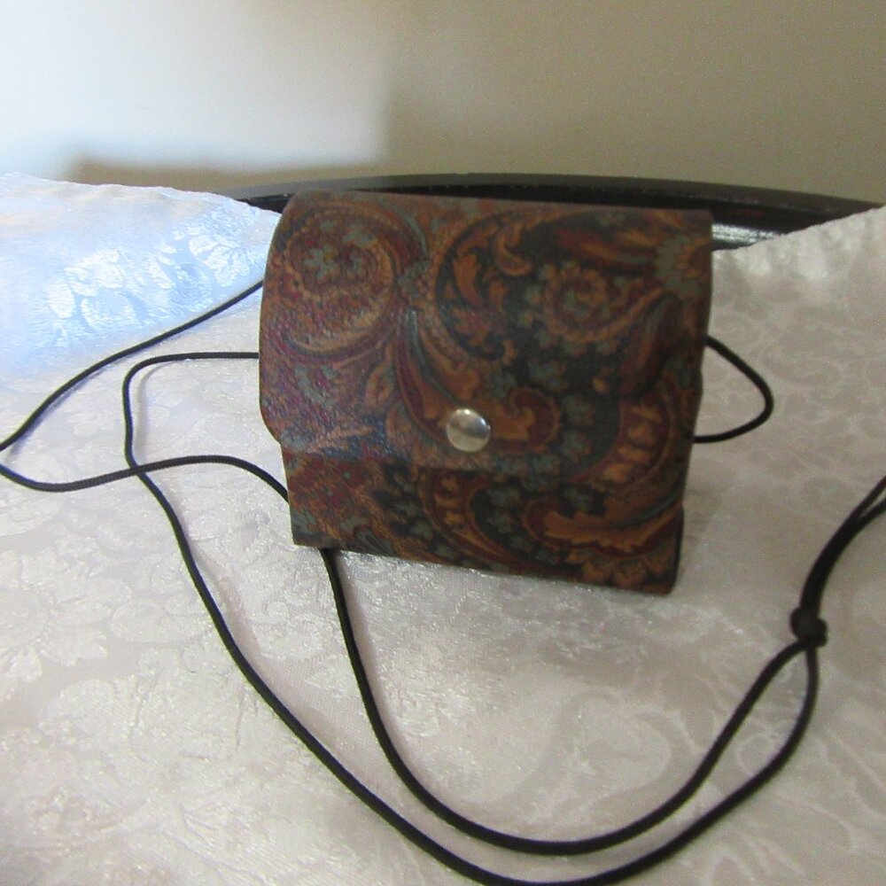 Hard shell Tiny purse